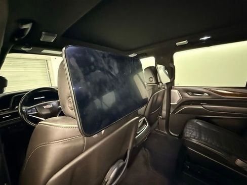 Used 2022 Cadillac Escalade ESV Sport Platinum w/ Heavy-Duty Trailer Package AWD/4WD image 14