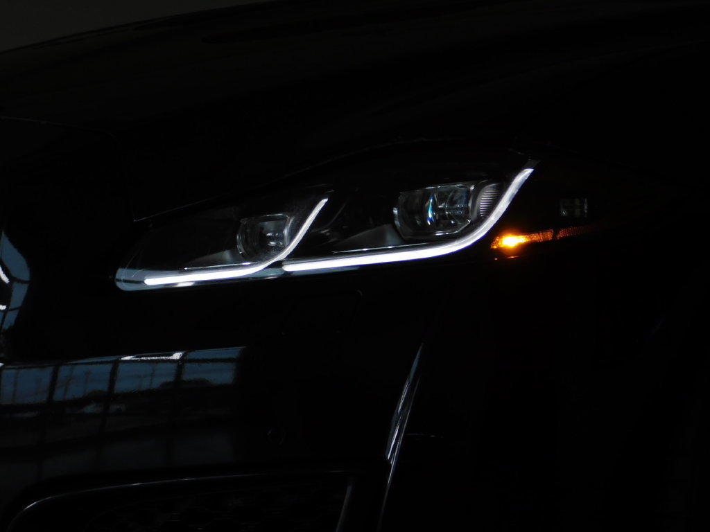 Used 2018 Jaguar XJ RWD image 19
