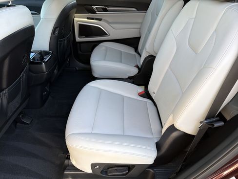 Used 2022 Kia Telluride S FWD image 18