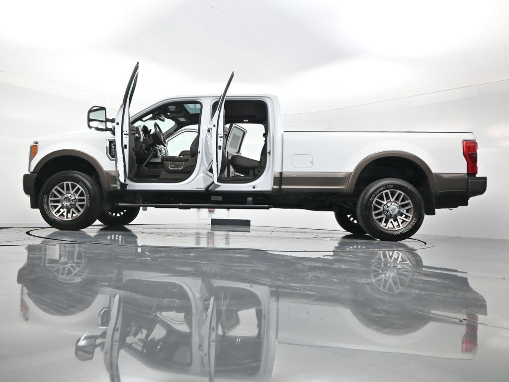 Used 2017 Ford F350 King Ranch w/ King Ranch Ultimate Package AWD/4WD image 56