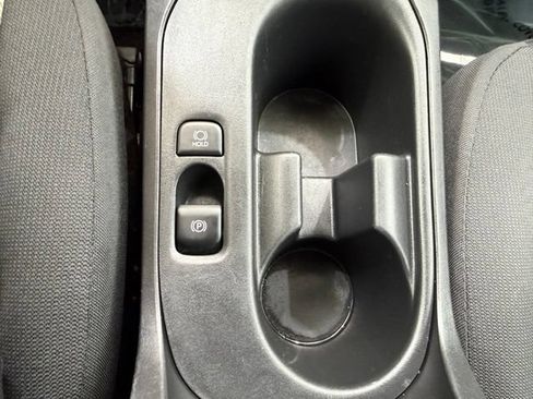 Used 2025 Toyota Corolla LE FWD image 37