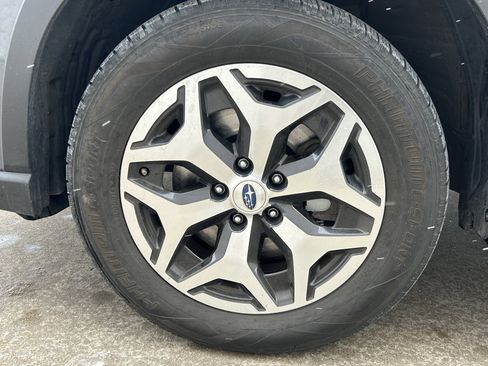 Used 2022 Subaru Forester Premium image 11