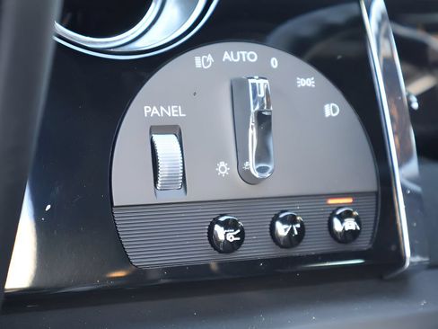 Certified 2017 Rolls-Royce Wraith RWD image 22