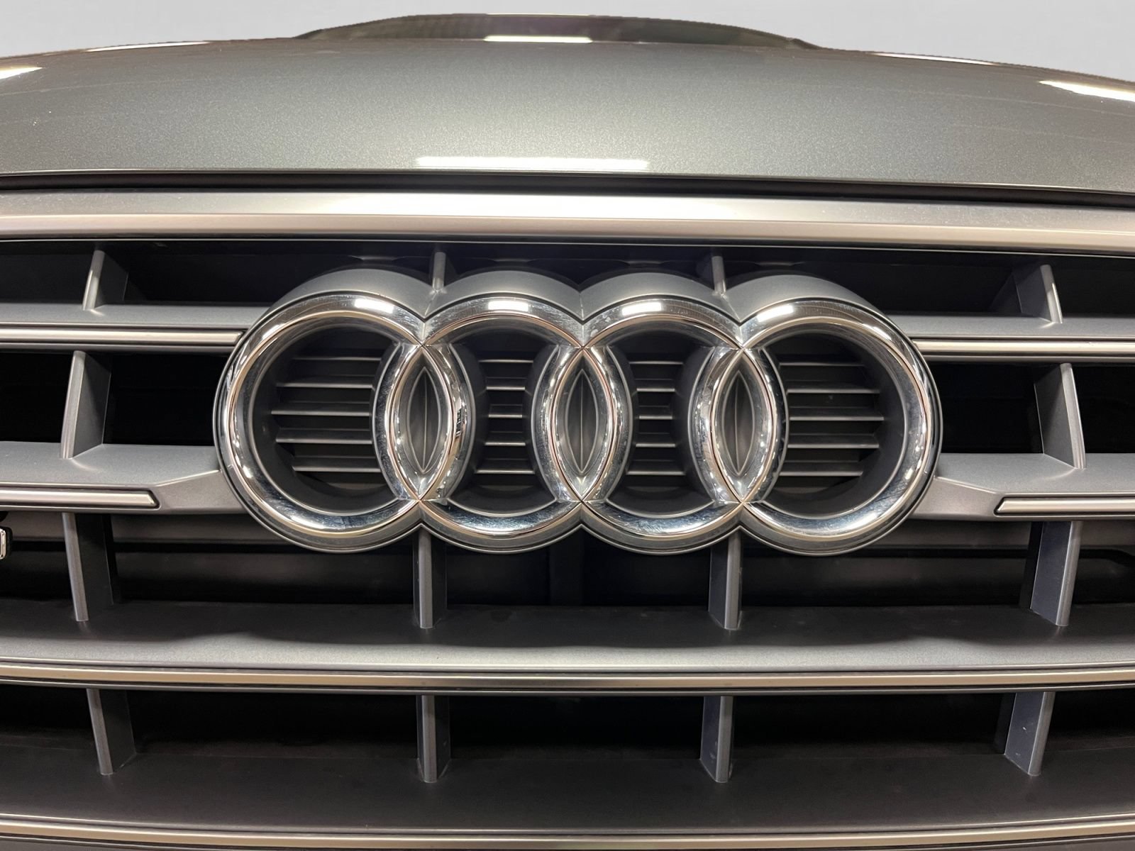 Used 2018 Audi Q5 2.0T Premium Plus w/ Premium Plus Package AWD/4WD image 45