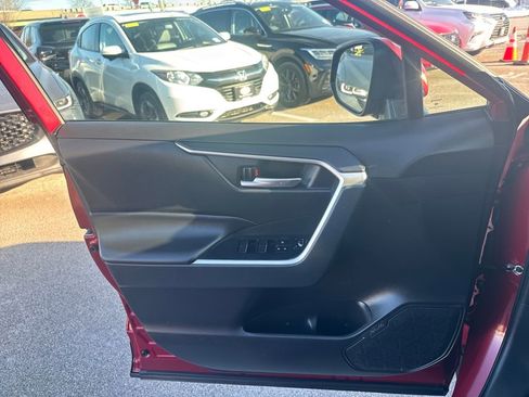 Used 2024 Toyota RAV4 XLE image 32