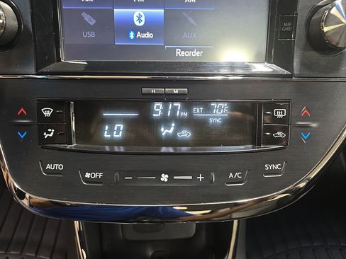 Used 2018 Toyota Avalon Touring w/ Carpet Mat Package FWD image 21