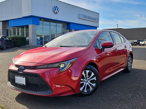 Used 2020 Toyota Corolla LE image 1