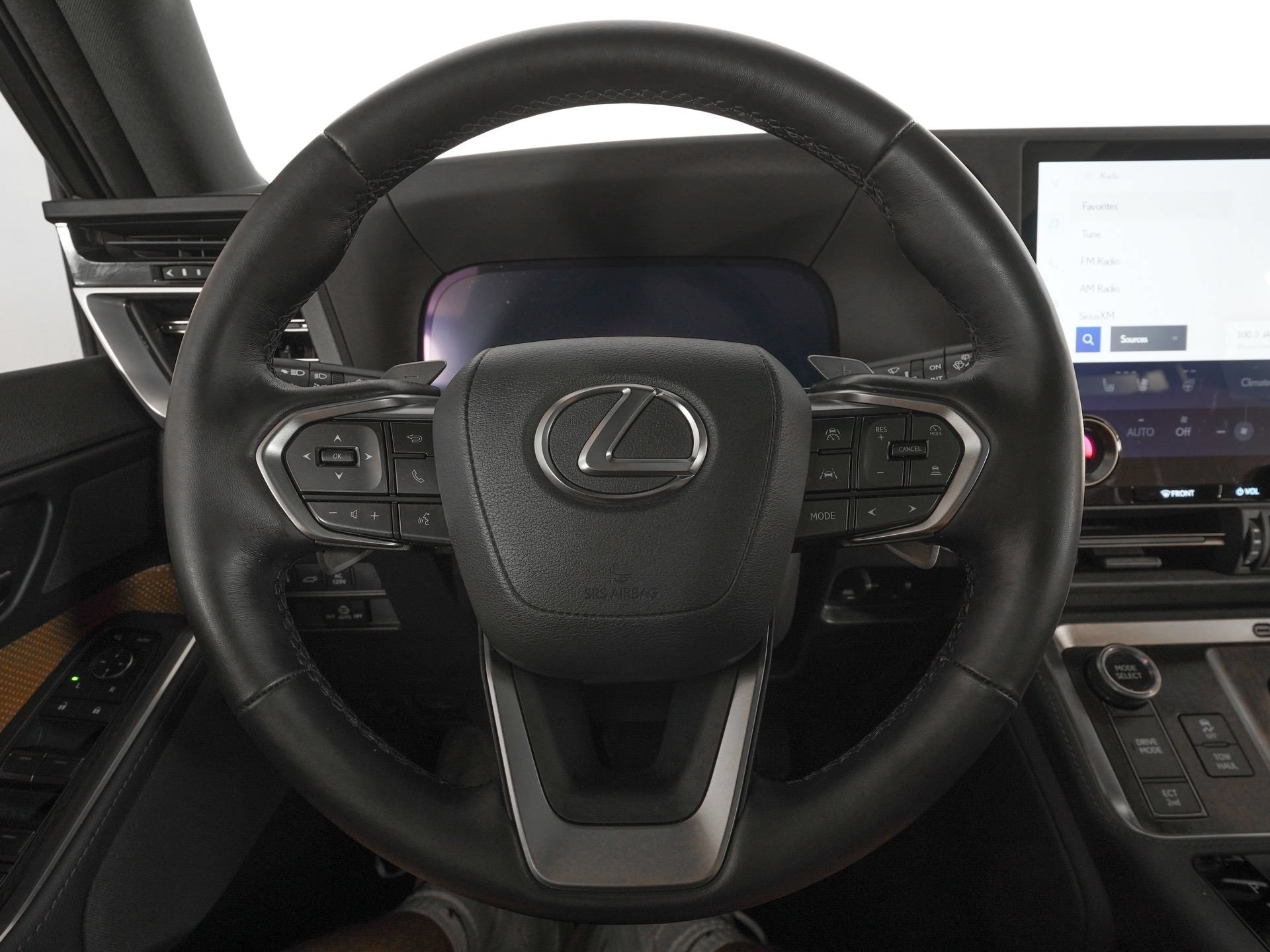 Used 2024 Lexus GX 550 w/ Accessory Package (2T) AWD/4WD image 20