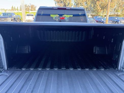 Used 2025 Chevrolet Silverado 1500 LT image 11