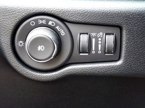 New 2026 Chrysler Pacifica Select image 18