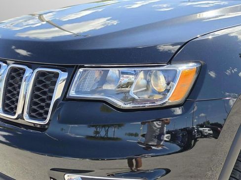 Used 2022 Jeep Grand Cherokee Laredo X RWD image 13