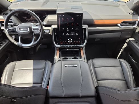 Used 2025 GMC Yukon XL Denali w/ Sun & Power Step Package AWD/4WD image 12