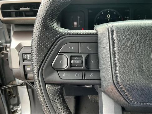 Used 2024 Toyota Tacoma SR5 AWD/4WD image 12