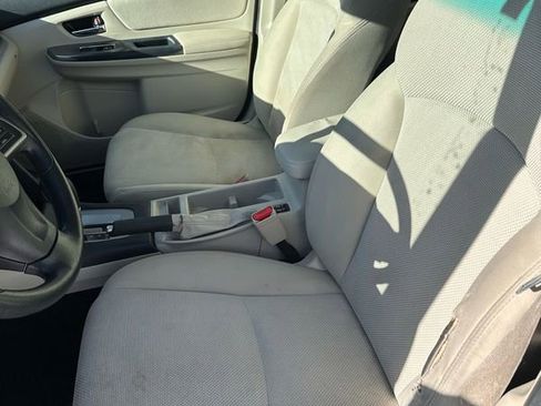 Used 2015 Subaru Crosstrek 2.0i Premium image 9