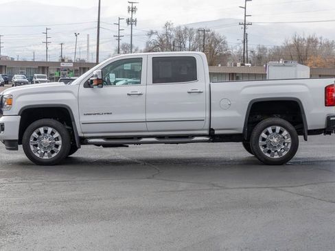 Used 2019 GMC Sierra 2500 Denali image 3