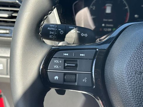 Used 2025 Honda Pilot Touring image 17