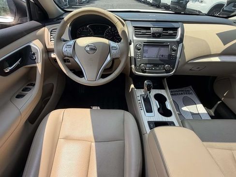 Used 2017 Nissan Altima 2.5 SL w/ 2.5 Technology Package FWD image 14