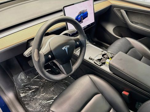 Used 2022 Tesla Model Y Long Range AWD/4WD image 7
