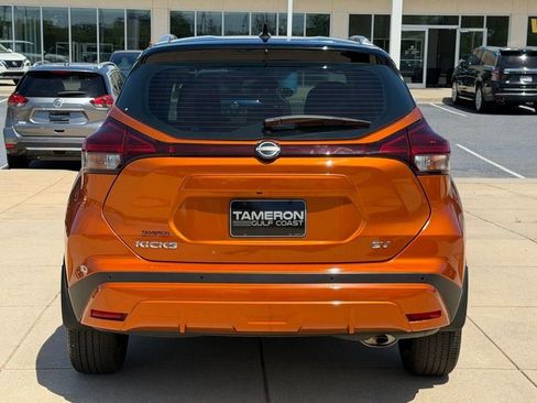 Used 2024 Nissan Kicks SV FWD image 3