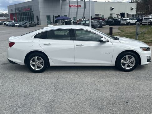 Used 2024 Chevrolet Malibu LT image 4