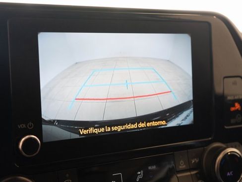 Used 2023 Toyota Highlander L image 25