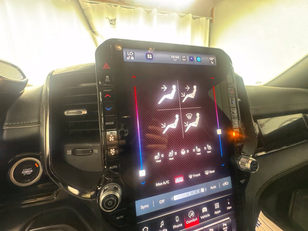 Used 2025 RAM 2500 Limited AWD/4WD image 29