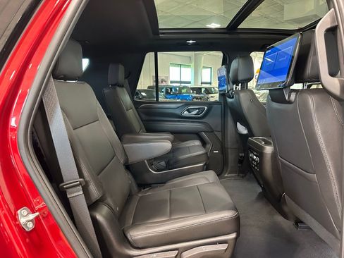 Used 2023 Chevrolet Tahoe Z71 w/ Luxury Package image 40