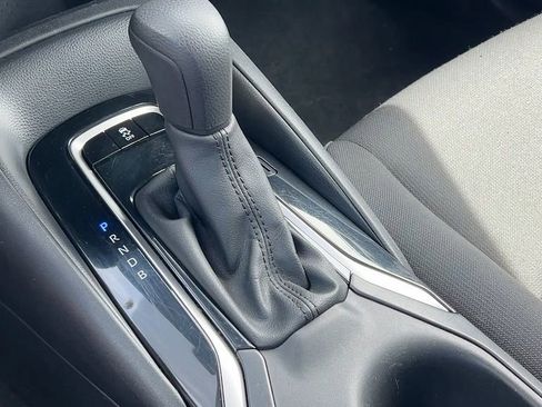 Used 2024 Toyota Corolla LE image 32