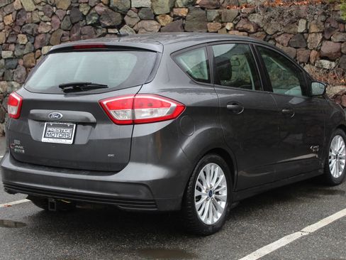 Used 2017 Ford C-MAX Energi SE w/ Cold Weather Package FWD image 9