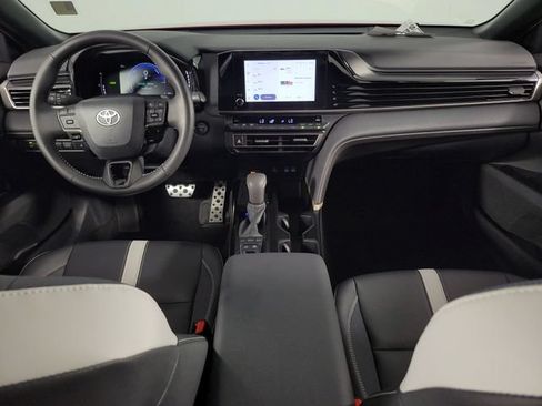 Used 2025 Toyota Camry SE FWD image 21