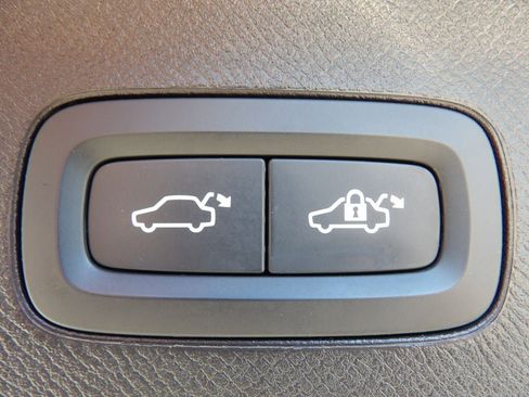 Certified 2025 Volvo XC90 B6 Ultra image 29