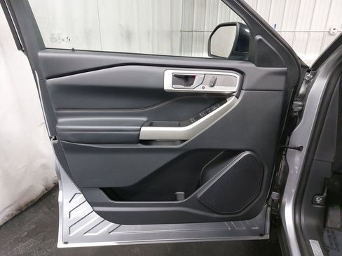 Used 2022 Ford Explorer Limited image 30