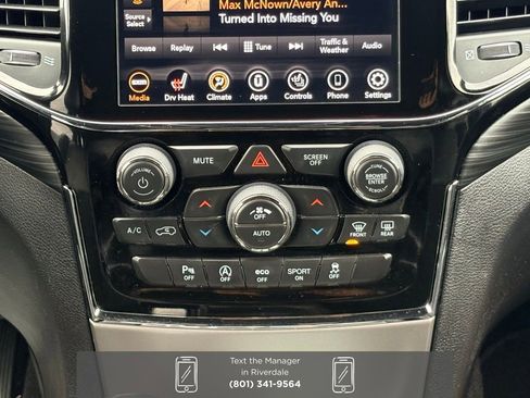 Used 2020 Jeep Grand Cherokee Altitude image 24