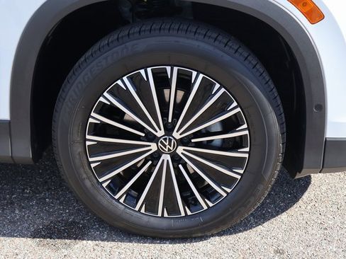 Certified 2025 Volkswagen Tiguan S image 9