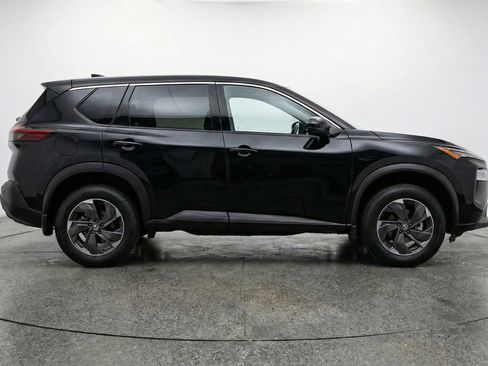 Used 2025 Nissan Rogue SV image 11
