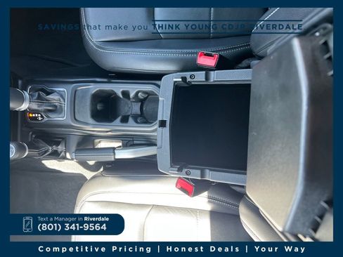 Used 2019 Jeep Wrangler Unlimited Sahara image 26