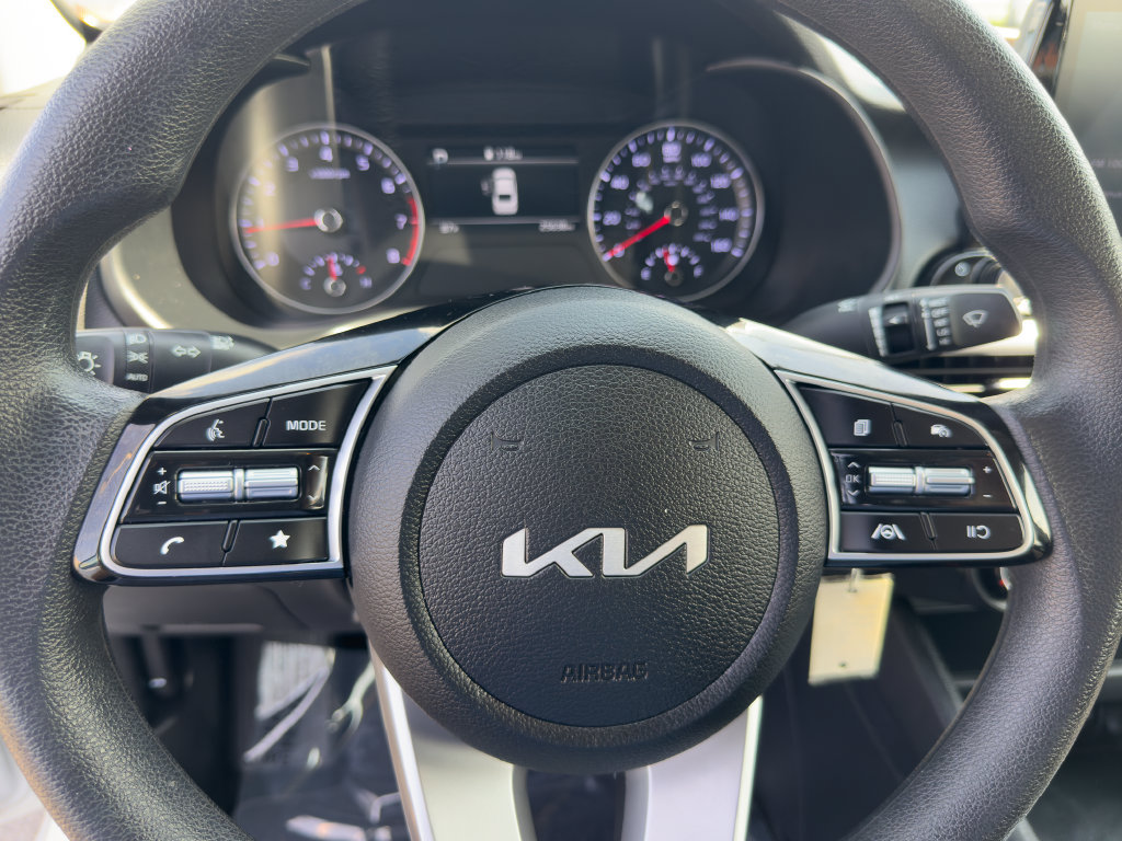 Used 2024 Kia Forte LXS w/ LXS Technology Package FWD image 24