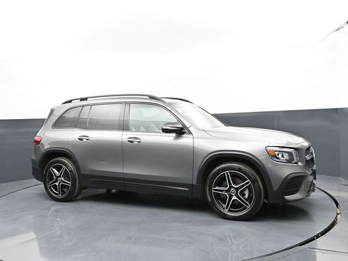 Used 2021 Mercedes-Benz GLB 250 4MATIC image 7