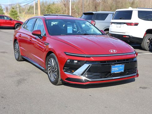 Certified 2024 Hyundai Sonata SEL FWD image 1