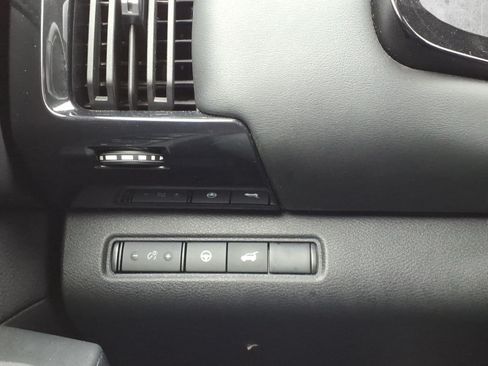 Used 2025 Nissan Pathfinder SV AWD/4WD image 25