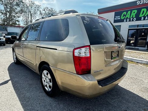 Used 2008 Kia Sedona LX image 9