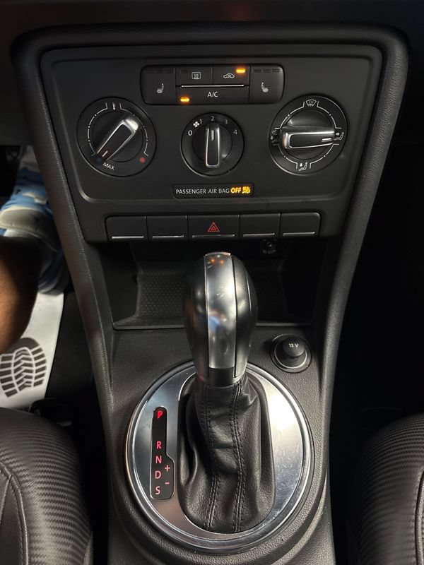 Used 2013 Volkswagen Beetle 2.5 FWD image 29