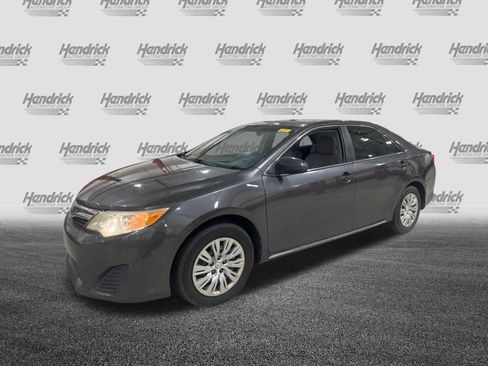 Used 2014 Toyota Camry LE FWD image 28