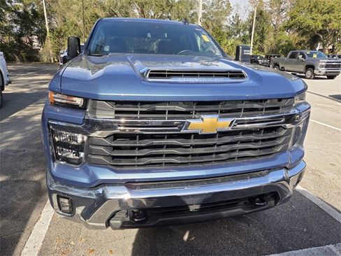 Used 2025 Chevrolet Silverado 2500 LT w/ Convenience Package image 2
