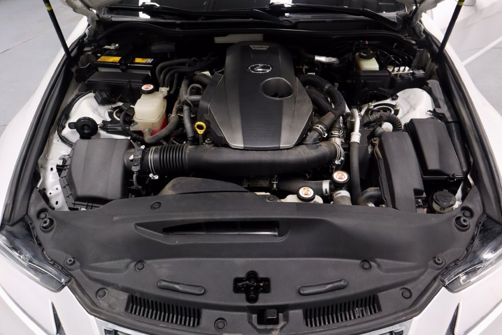 Used 2019 Lexus IS 300 w/ Premium Package RWD image 17