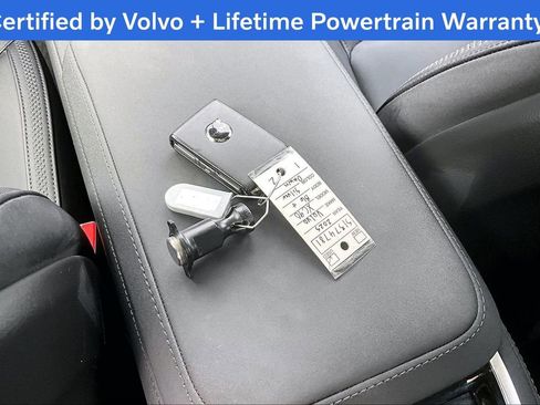 Certified 2025 Volvo XC90 B6 Plus image 13