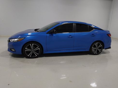 Used 2021 Nissan Sentra SR FWD image 2