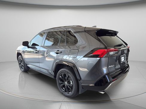 Used 2022 Toyota RAV4 SE AWD/4WD image 3