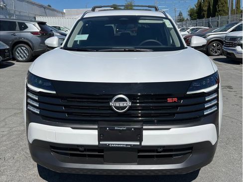 New 2025 Nissan Kicks SR image 2