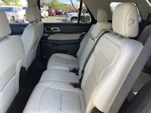 Used 2017 Ford Explorer Platinum image 16